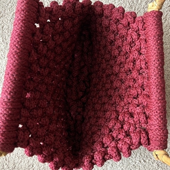 Vintage Burgundy Raspberry Crochet Handmade Wooden Handle Bag - Picture 4 of 10